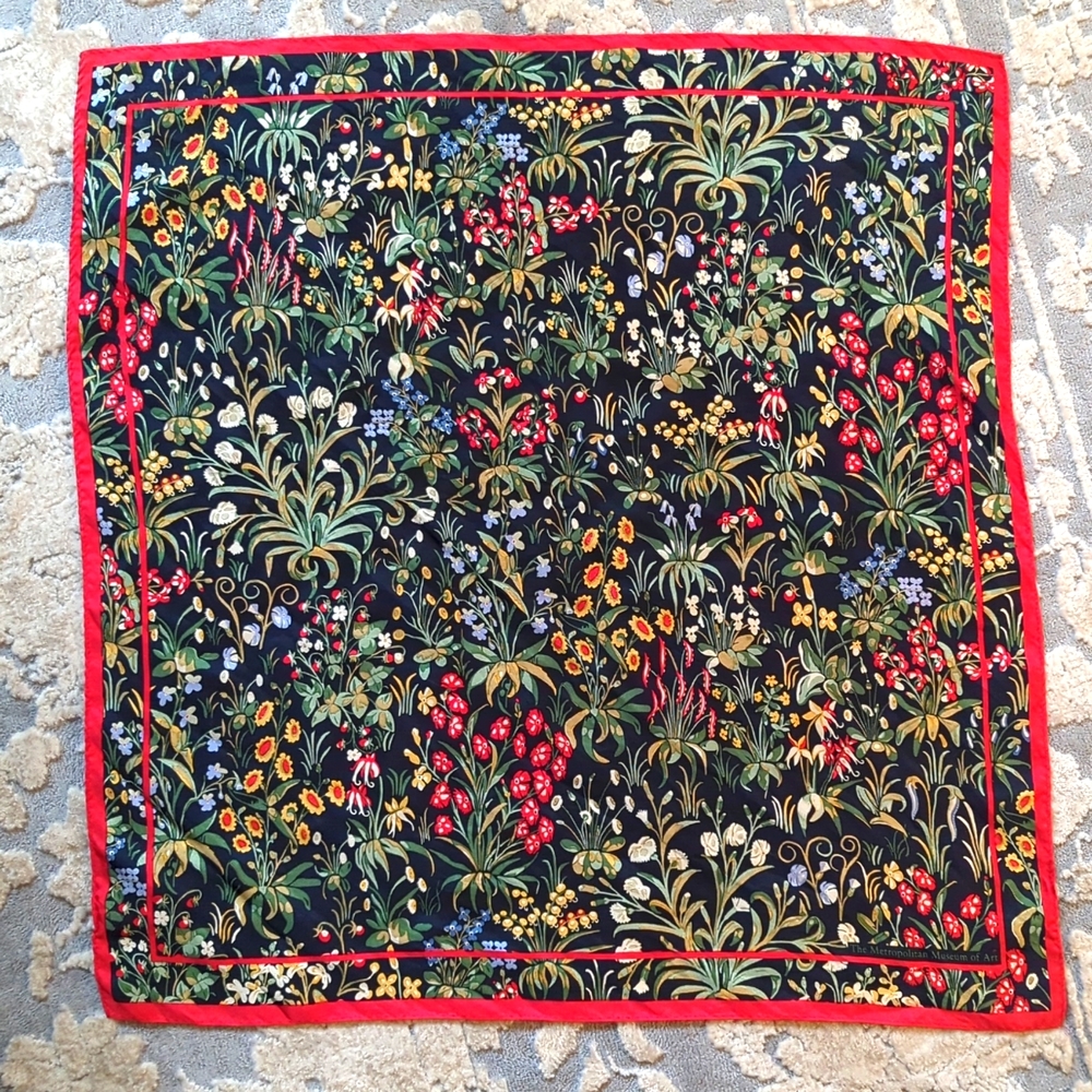 The Metropolitan museum of art Silk scarf